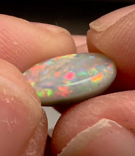 FRESH OFF THE WHEELS 💎🔎✂️📐🪞 #blackopal #lightningridgeopal #opal #australianopal #lapidaryartist #opaljewelry #opaljewellery #jewelry #finejewellery #gem #jewellery #jewelrydesigner #jewellerydesign #JewelryLover | Sandra Bermon