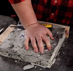 Creative casting of your hand in metal fist you can repeat at home! | 5-Minute Crafts