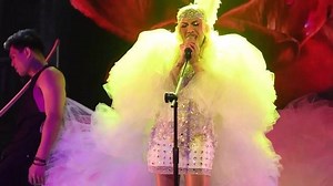 2.2K views · 71 reactions | Vice Ganda’s rendition of “I wanna dance with somebody” with Hashtag Zeus Collins #TheSongbirdAndTheSonghorse #RegineViceAraneta #BigShowsAtTheBigDome | Smart Araneta Coliseum | Facebook