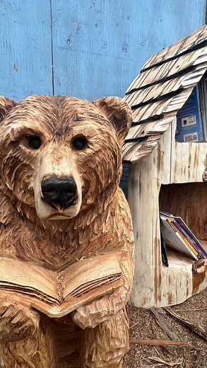3.2K views · 287 reactions | Making a bookshelf with a chainsaw !!!! Read with a bear cub carving #diy #bookshelf #rusticart #kidslearning #readbooks | Ryan Cook Carvin | Facebook