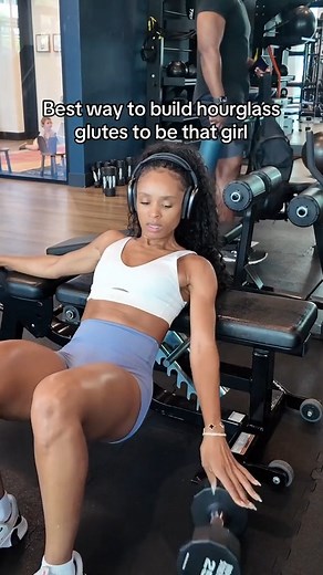437K views · 3.9K reactions | More workouts ️ in my b!0 babe! #glutesworkout #dumbbellonly #toneyourbodywithme #workoutsforwomen | Dr. Robin B | Facebook