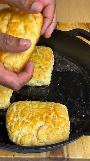 🥣✨ Homemade biscuits fresh from the oven — golden, buttery, and perfect for the holiday season! Serve them warm and watch everyone reach for seconds. 🧈❤️ Ingredients: 2 cups of self rising flour ( I used @kingarthurbaking flour) 1 stick of unsalted butter 3/4 of a cup of milk Melted Butter topping 1 tablespoon of unsalted butter 1/2 a tablespoon of heavy cream 1/2 a tablespoon of granulated sugar Preparation: To a large bowl, add 2 cups of self rising flour before grating in one stick of ice c