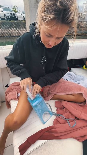 Never miss a moment of water fun with AquaVault's waterproof, floating phone case! 🌊📱 Keep your device protected while you soak up the sun and make memories. #AquaVault #WaterproofCase #FloatingPhone #SummerVibes #Diving #swimming #shark #sharks #snorkeling #scubadiving | AquaVault