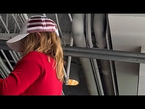Candid feet blondes in foodcourt