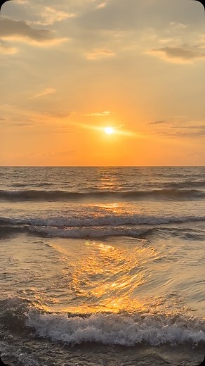 golden hour magic 🌅 | The Comfy Club PH