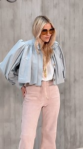 389K views · 83 reactions | Por supuesto que la reina del boho, @siennathing, no ha faltado al desfile de @chloe ✨ ▪️Vídeos: @styledumonde | Vogue España | Facebook