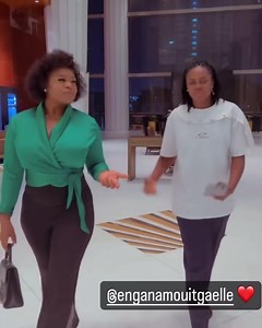 508K views · 10K reactions | WAWOUUU NEWS‼️ Rosine Officiel et sa juju Gaelle Enganamouït font le challenge « je suis CamerounaiSE »朗朗 #Peupah_Zouzoua‍ Après s’être tamponnées à Lagos au Nigeria, les deux femmes du pays sont devenues inséparables et comptent valoriser les couleurs du continent 朗 Tegue interdit, l’envol sera verri goude驪驪驪 | Peupah Zouzoua | Facebook