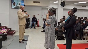 54 reactions · 13 comments |  Paris (France), 1er service : Après 18 ans de souffrance, Jésus Christ a guéri cette femme des douleurs qu’elle avait, au quotidien, dans la colonne vertébrale ! Jésus Christ est ce Dieu merveilleux, bon et Tout-Puissant en qui nous avons cru, que nous adorons et que nous servons ! Notre Seigneur est vivant ! La preuve est dans les miracles ! 25 autres malades ont été guéris par notre Sauveur ! Alléluia ! | Job Mukadi Ministry | Facebook