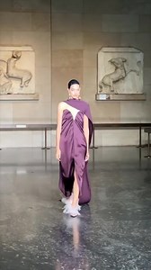 Erdem Autumn Winter 2024 Show #erdem #londonfashionweek #lfw #fashiontiktok #fashion #moda #runway #model #fashionweek | Tendencias y Diseños Franchetto | Facebook