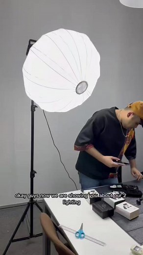 Proocam kb-1210 400wattt Led light with lantern soft box. Free...