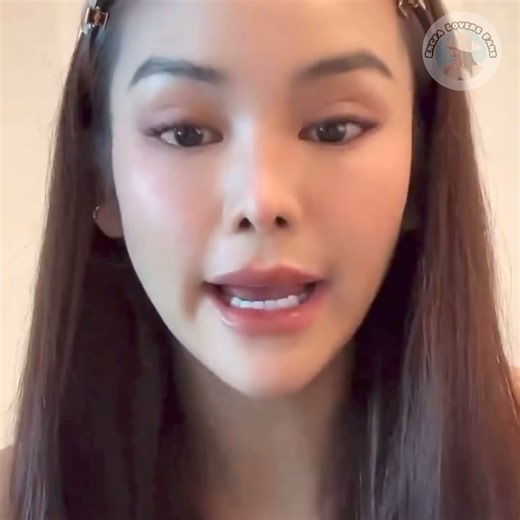 แสนดีที่หนึ่งเลยยยย 🥰 EF: เมื่อวานแทบจะไม่ได้จับโทรศัพท์เลย ไปนั่งเซ็นต์การ์ด จริงๆ เค้าบอกว่าให้เซ็นต์แค่ลายเซ็นต์ก็ได้ เพราะมันเยอะ ประมาณ 200 ใบ แต่กระดาษมันใหญ่ เซ็นต์อย่างเดียวกลัวว่าจะโล่งเกินไป เลยเขียนทั้งภาษาไทยและอังกฤษ ภาษาไทยคำที่เราชอบ💗💗💗 #อิงฟ้ามหาชน #EngfaWaraha | Engfa Lovers Fans