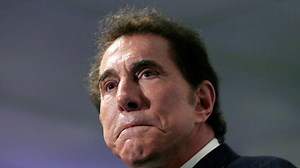 Steve Wynn slashes stake in Wynn Resorts