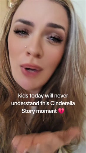 be honest… did this scene break you too? 💔 #cinderellastory #2000snostalgia #fyp
