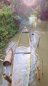 "lumubog sa tubig pakati yung bangka na gamit namin" - history po na nangyari sa mga cabalen natin na mangingisda din sa ilog na tumaob yung bangka nila mismo sa malalim na parte ng ilog hindi na po nila na kuha muli ang bangka at nangyari din po ito sa amin buti na lang po sa mababaw na parte ng tubig ilog pakati ito nangyari. - kung nagkataon po sa malalim na parte ng tubig sa ilog tumaob ang bangka namin less chances na po namin makuha muli,maging witness po tayo kung paano nakuha muli ni Cha