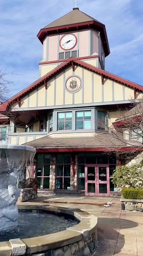 The undeniable charm of downtown Qualicum Beach. Some of our favourite days here are spent:⁠ ⁠ 🚶Wandering around Chilham Village ☕️ Grabbing a coffee to go at @weinbergsfood 🛍 Shopping at local boutiques including @faireliving and @alcove_homegrown_living ⁠🍿 Catching a show at the @echoplayers Village Theatre 🍻 Enjoy a pint at @fernandcedarbrewing on their heated patio What do you love to do in town? | Parksville Qualicum Beach