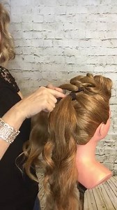 Pony tails and lace knots | The Easy Updo