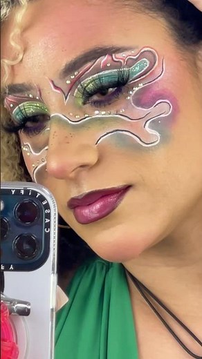 Ethereal Alien Makeup 💫👽 #artist #makeupshorts #alienmakeup #eyeshadowlooks #etherealart #art
