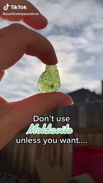 Moldavite #moldavite #crystalhealing #spiritualhealing #selflove #alien