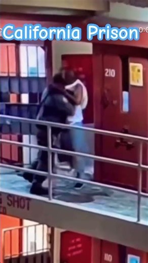 Prison guard fights convict at the shower