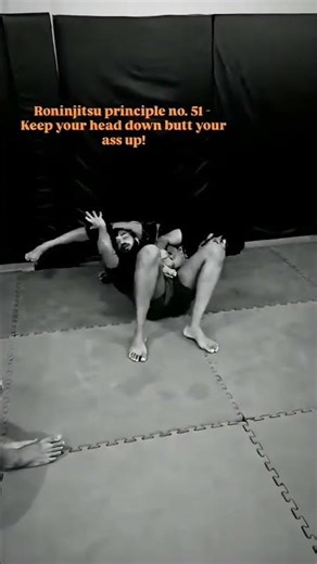 Roninjitsu principle number 51- Keep your head down but your ass up #bjj #leglocks #bjjlifestyle