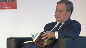 Armin Laschet stellt Merkel-Biografie vor