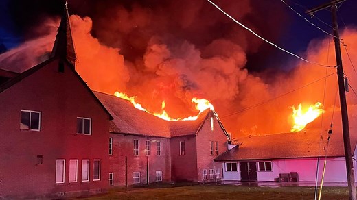 'Massive' fire burns New Plymouth church