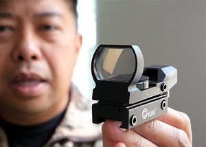 Moondog Reviews The CVLife 4-Reticle Reflex Sight