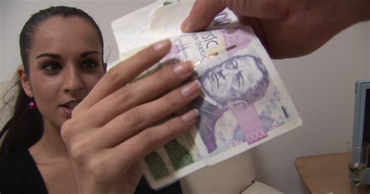 Czech Parties 5: 100 Brunettes Gone Wild – One Brunette Completely Into It