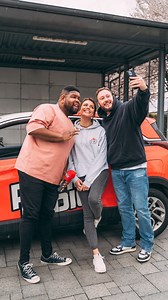 4.5K views | ray dalton ('do it again') im interview mit sarah & patrick. der us-sämger muss raten, wer die personen auf den fotos sind. 兩 | planet radio | Facebook