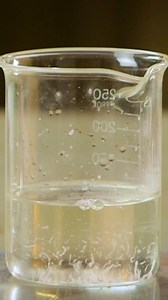 Bakalit’in keşfinin, plastik çağının başlangıcı sayıldığını biliyor musunuz? Bu haftaki deneyimizde Basfi de plastik yaptı! Videomuzun tamamını Basfi ile Eğlenceli Bilim #Youtube kanalımızda izleyebilirsiniz😊 Siz evde denemeyin! http://bit.ly/2CEAHOS #BASF #BASFTürkiye #BASFİ #EğlenceliBilim | BASF