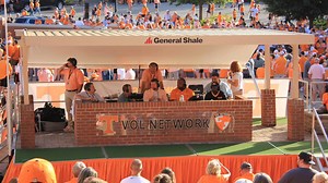 Vol Network coverage of tonight's game begins with 𝘽𝙞𝙜 𝙊𝙧𝙖𝙣𝙜𝙚 𝘾𝙤𝙪𝙣𝙩𝙙𝙤𝙬𝙣 at 5ET / 4CT. | Vol Network