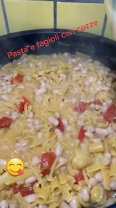 1.7K views · 20 reactions | Pasta e fagioli con cozze, ricetta classica napoletana eccezionale e deliziosa  | Cucinare e Ridere sempre | Facebook