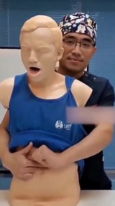 This Is How To Perform Abdominal Thrusts In A Choking Adult Or Older Child. This Simple Technique, Known As Heimlich Manoeuvre, Can Help Bring Out The Object That Is Blocking A Person's Windpipe And Save Their Life. You Can Also Do It On Yourself | Oshun Nhlanhla Mabaso