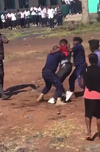 92K views · 78 reactions | Congo igeze ahasuzugurwa kubona umuturage akabita umu polisi kumugaragaro muruhame | COUNTRY FM RADIO | Facebook