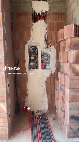 0️⃣6️⃣0️⃣7️⃣5️⃣7️⃣5️⃣1️⃣9️⃣Premium Energy S.R.L este o companie specializata in instalații electrice! Beneficiem de o experiența de peste 10 ani in domeniu si ne-am remarcat prin flexibilitatea profesionalismul și cunoștințele ,a echipelor noastre de montaj. Venind in intimpinarea necesităților si dorințelor clienților noștri …. Activam toată Republica Moldova . Nr de contact