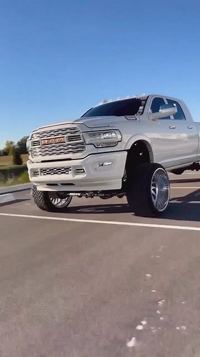 @fucknthicc these rollers never get old 🥵 #kg1phoenix #26x16 #KG1Forged #ForgedForEveryone #FullBlownMetal #truckwheels #wheels #forgedwheels #forged #showwheels | KG1 Forged