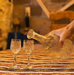 261K views · 890 reactions | Handmade wine and spirits out of garden fruits! | 5-Minute Crafts Play | Facebook