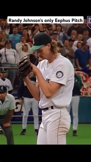 Randy Johnson Throws a Perfect Eephus Pitch (on accident) baseball | Grand Slam Baseball