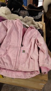 Pwede na kaya ito sa 500php?? Solid ng pambata na Carhartt Jacket 🔥 #highlightsシ゚ #ukaythailand #TeamCBS #ukayfinds #carhartt | CBS UKAY Videos