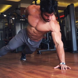 Warmup Before heading to Miami USA, Musclemania Mr.#universe Show 2019. 🏆🇮🇳❤️ #5daysonly #Musclemania�#muscle #pro #beastmode #physique #gym #bodybuilder #aesthetics #fitness #pranavraj #instafit #fitspo #shredded #drugfreeindia | Pranav Raj