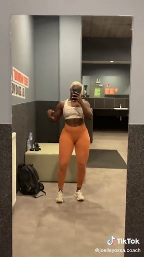 Réponse à @user033151 Toujours vous doutez 😂 On commence tous qq part. A force de travail le corps finit toujours par céder 🥵😮‍💨 #bodytransformation #fitnessprogression #inspirationalvideo #viralsongstiktok #fitnessinspiration #frenchfitgirl #bosstrend #pourtoi #blackfittok #bodychange #massgain #fitnessjourney #prisedemasse #muscufemme #tiktokfrance #tiktokbelgique #fitnessinspiration #blackgirltiktok #fitgirls #fitness