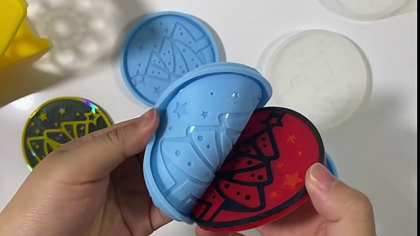 2 Pack Holographic Laser Resin Coasters, Silicone Mold for Christmas Decoration