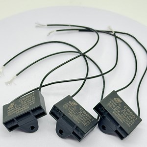 [Hot Item] Electric Fan Motor Start Capacitor Cbb61 450V with Wire