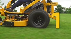 With steerable wheels instead of castors, navigate tight corners with ease with the Ultima ZTXS™. | Cub Cadet