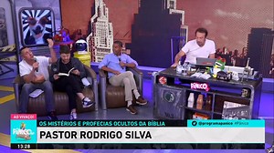 407K views · 13K reactions | #Pânico | Rodrigo Silva explica sobre a existência de peixes no Mar Morto e opina se a profecia de Ezequiel se cumpriu: "Eu, particularmente, vejo isso apenas como fenômeno natural"  Confira na JP News | Programa Pânico | Facebook