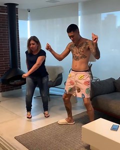 515K views · 10K reactions | Você já imaginou, tocar Kevinho no Bailão? então se liga nessa musica que ta vindo! hahahaha MC Hollywood | Kevinho | Facebook