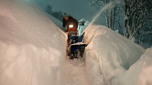 Adult Man Using Snowblower Machine Clear Stock Footage Video (100% Royalty-free) 3729805081 | Shutterstock