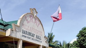 From Piso Wi-Fi to CamSur's Free Wi-Fi: Ombao Heights, Bula now online 🛜🌐 Students in Brgy. Ombao Heights, Bula no longer need to walk long distances or spend their allowance on prepaid internet. Thanks to the Provincial Government's program, Starlink technology has now been installed in the area, providing fast, reliable, and free Wi-Fi access. 📲 Residents have expressed their gratitude for this innovative program of the province under Gov Luigi Villafuerte, which is helping their community 