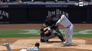 Gleyber Torres stays hot, hitting a 2-run single to give the Yankees the lead! | YES Network