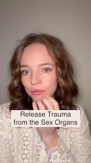 In Chinese face mapping, the Chin is the area that represents the Sex Organs. Uterus in the center and Ovaries on the sides of the Chin. Massaging here could: • disintegrate fibroids • vaporize cysts • clear sexual trauma • reset from traumatic birthing experiences • release previous IUD pain • open up creativity • balance out a tipped uterus • invite epiphany • increase fertility • open up one’s authentic voice Want to learn more about all these benefits and what other wisdom your face holds? C